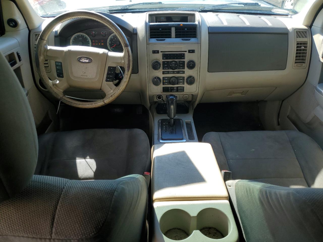2010 FORD ESCAPE XLT photo 22