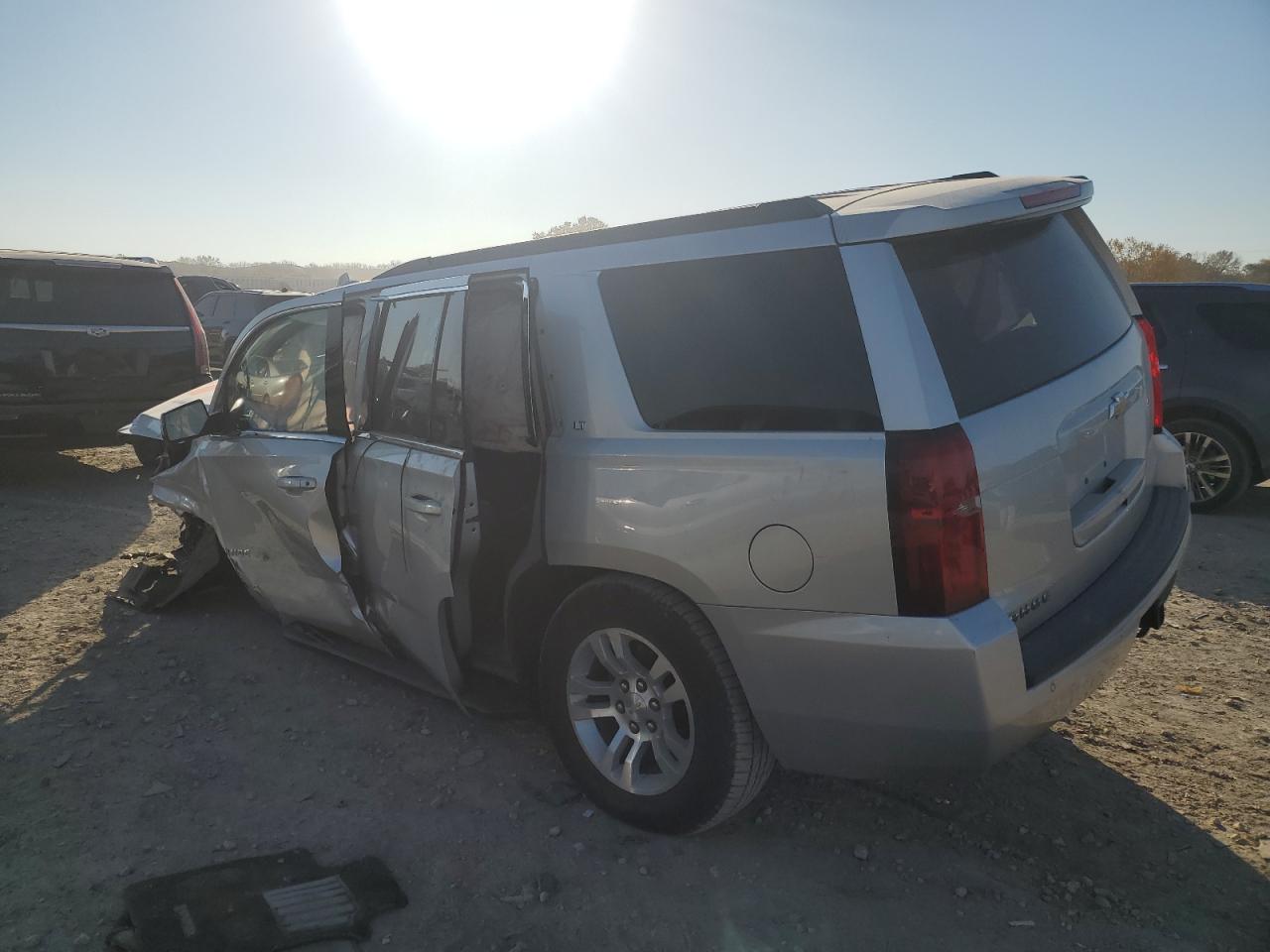 2017 CHEVROLET TAHOE K1500 LT photo 2