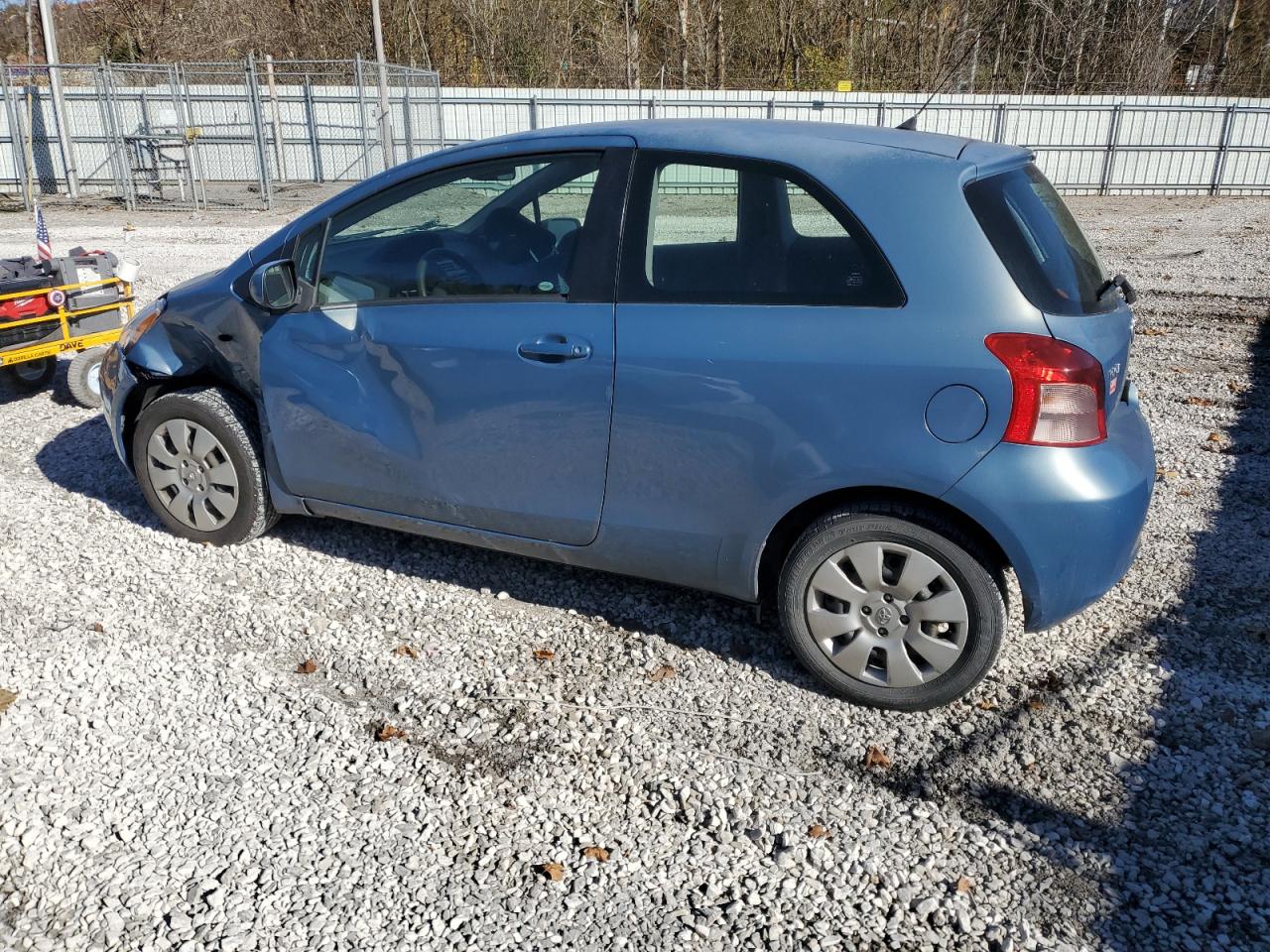 2008 TOYOTA YARIS photo 2