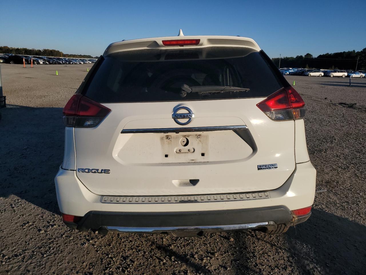2019 NISSAN ROGUE S photo 6