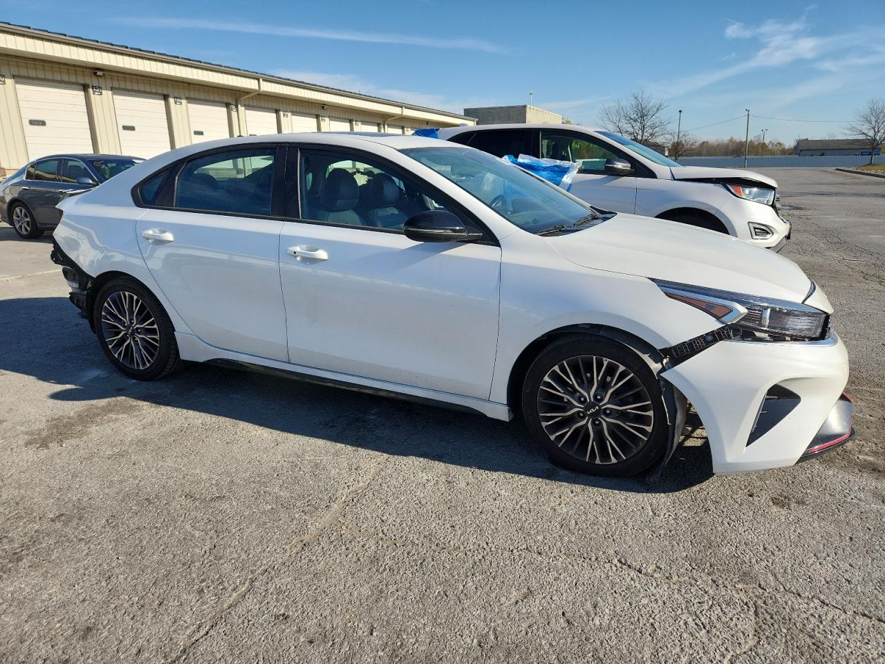 2023 KIA FORTE GT LINE photo 4