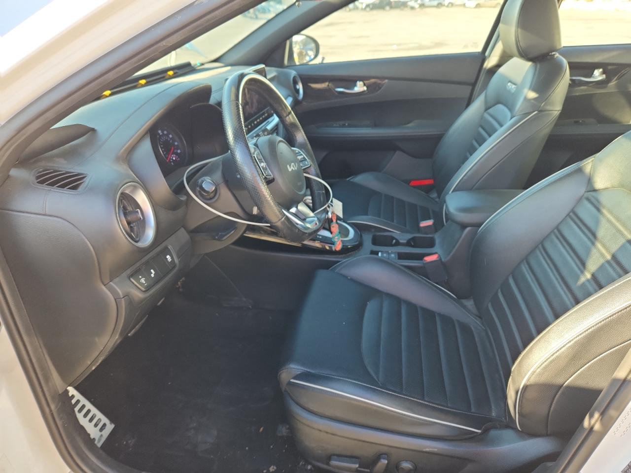 2023 KIA FORTE GT LINE photo 7