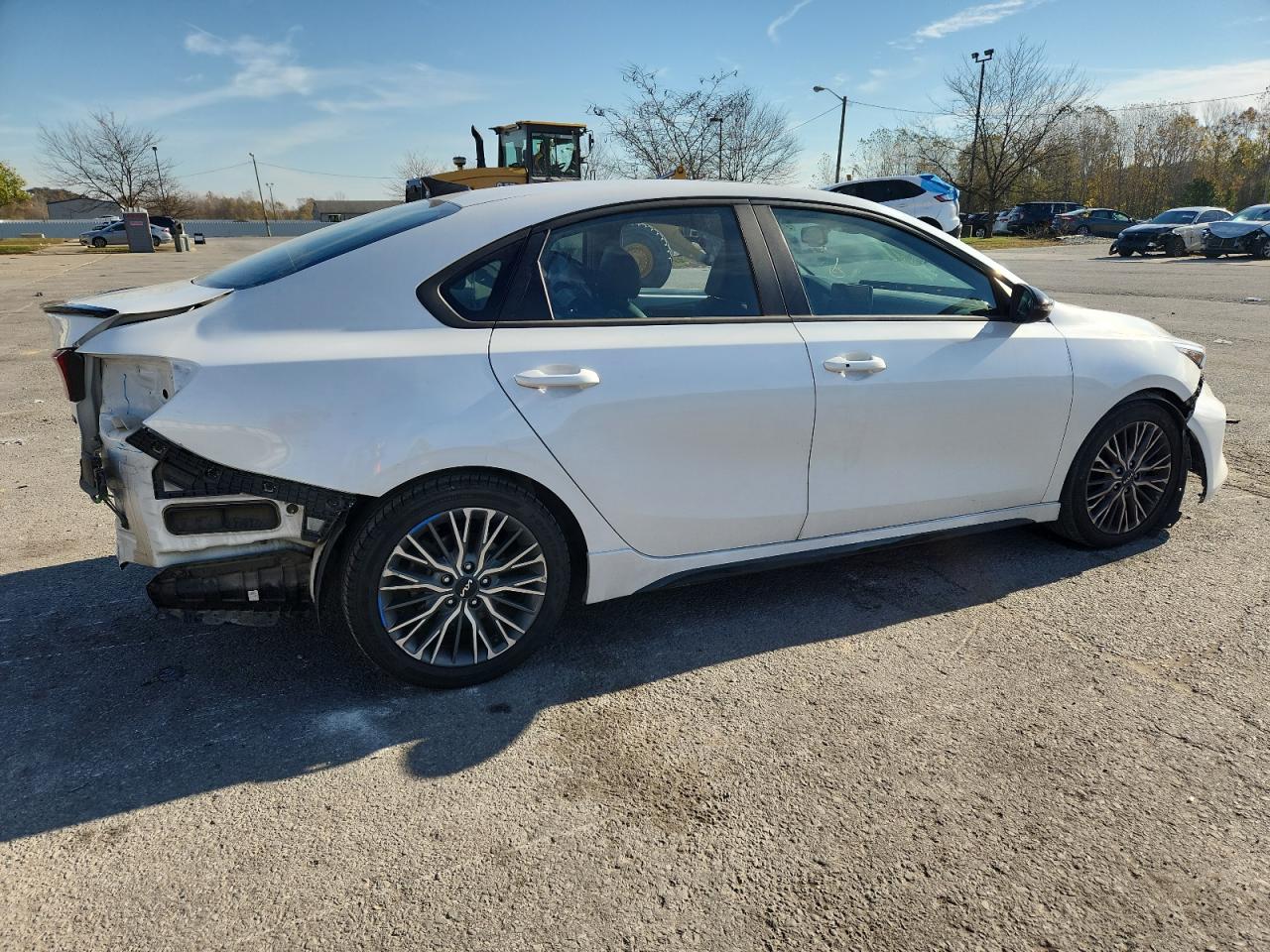 2023 KIA FORTE GT LINE photo 3