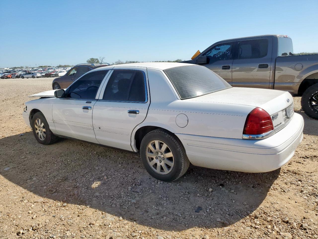 2006 FORD CROWN VICTORIA LX photo 2