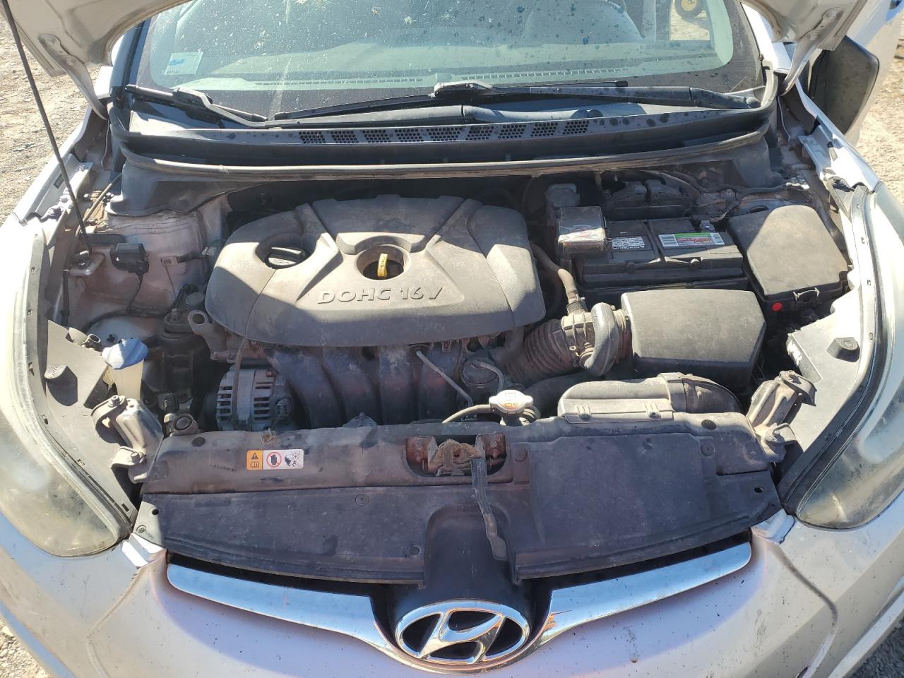 2016 HYUNDAI ELANTRA SE photo 11