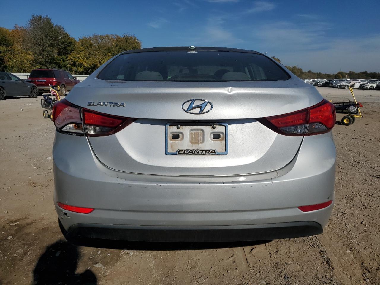 2016 HYUNDAI ELANTRA SE photo 6