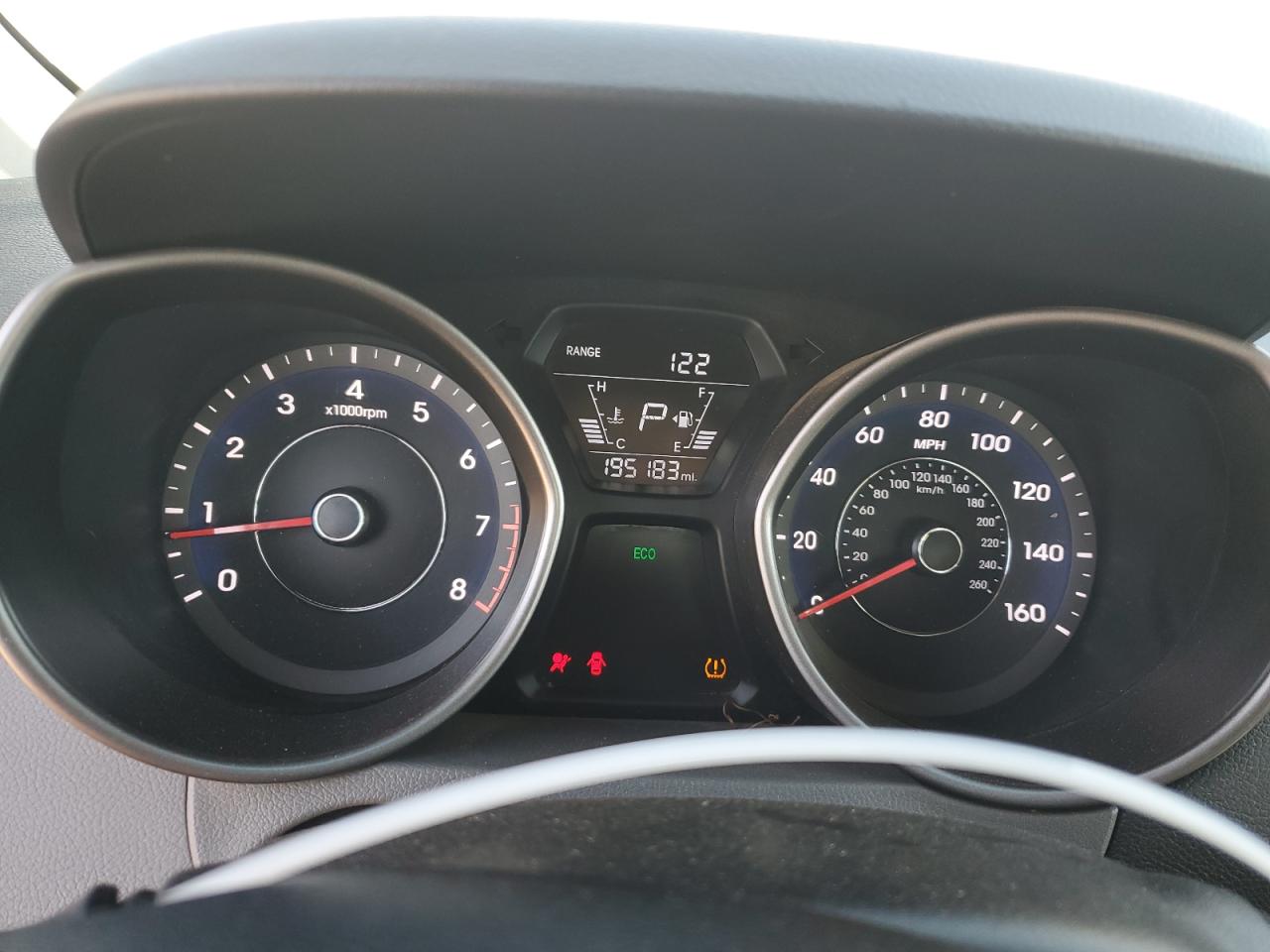 2016 HYUNDAI ELANTRA SE photo 9