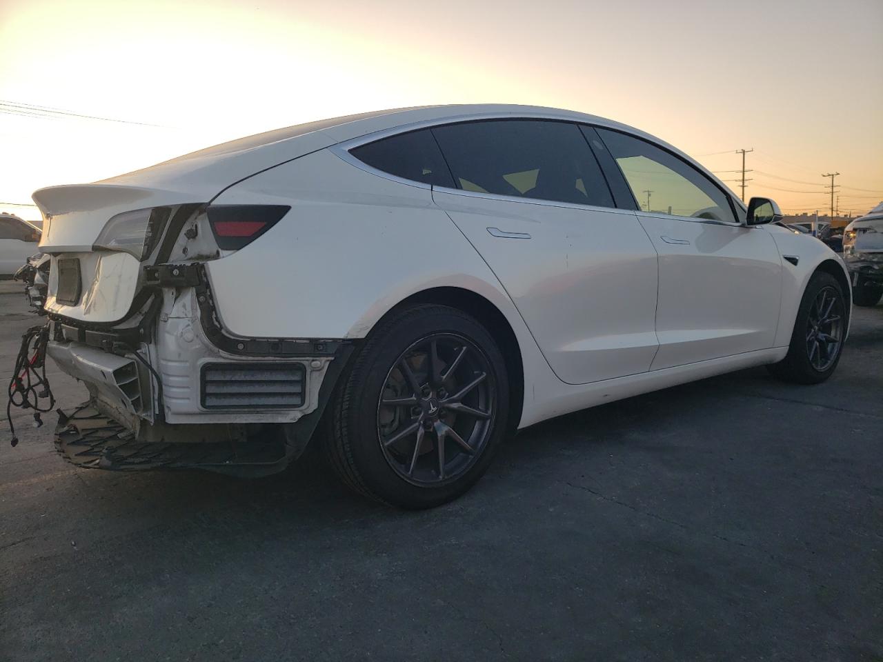 2018 TESLA MODEL 3 photo 5