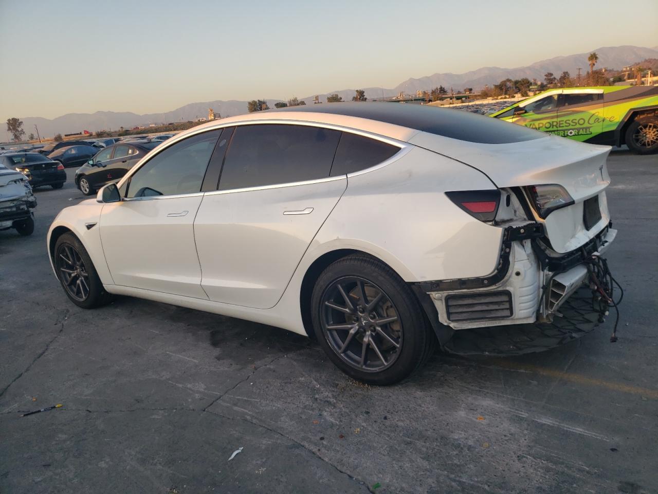 2018 TESLA MODEL 3 photo 3
