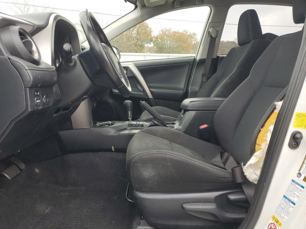 2017 TOYOTA RAV4 XLE photo 7