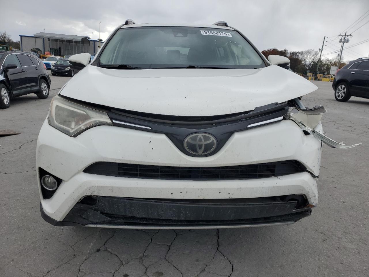 2017 TOYOTA RAV4 XLE photo 5