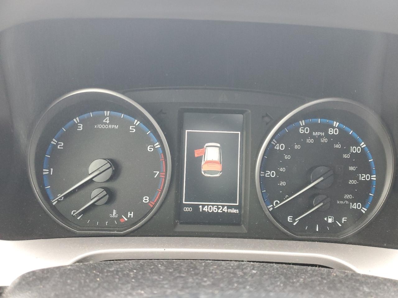 2017 TOYOTA RAV4 XLE photo 9