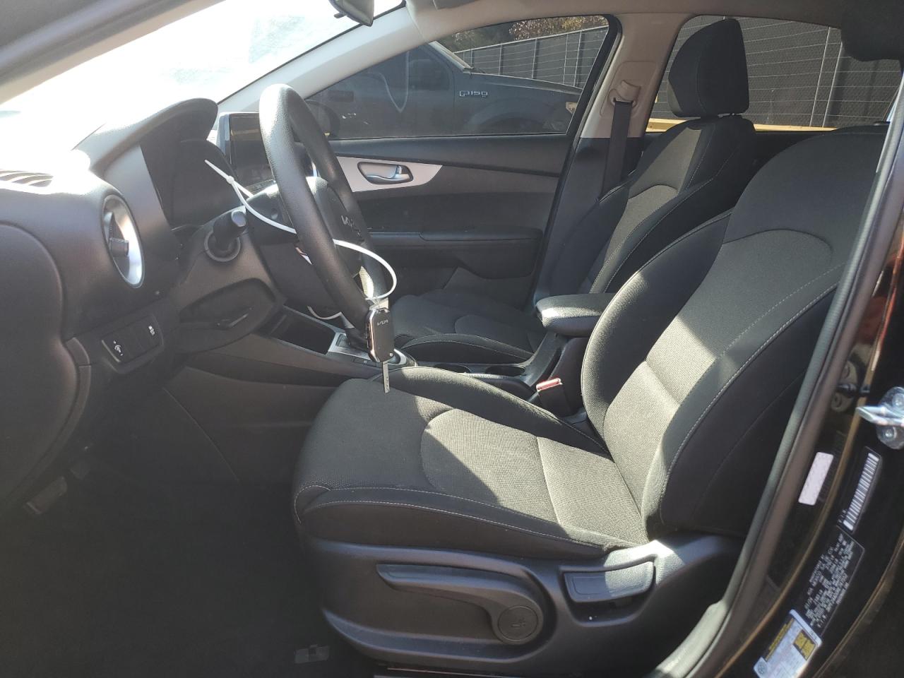 2024 KIA FORTE LX photo 13
