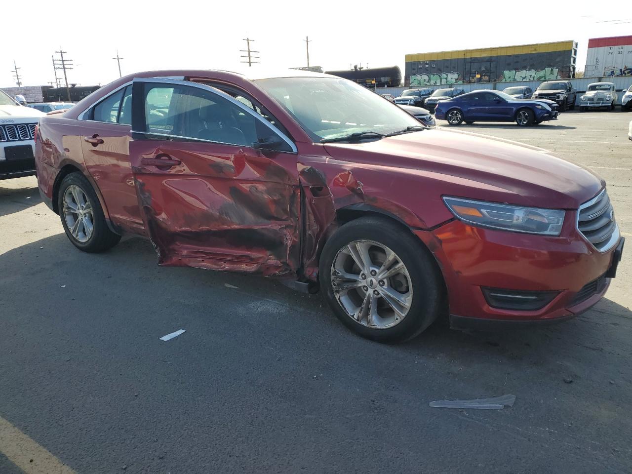 2015 FORD TAURUS photo 4