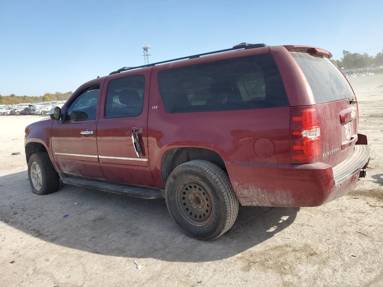 2011 CHEVROLET SUBURBAN K1500 LTZ photo 2