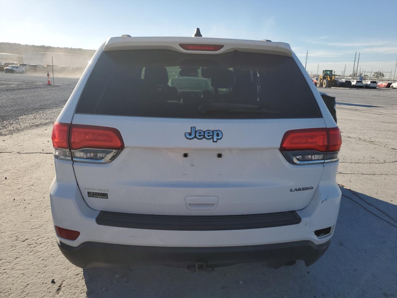 2014 JEEP GRAND CHEROKEE LAREDO photo 16