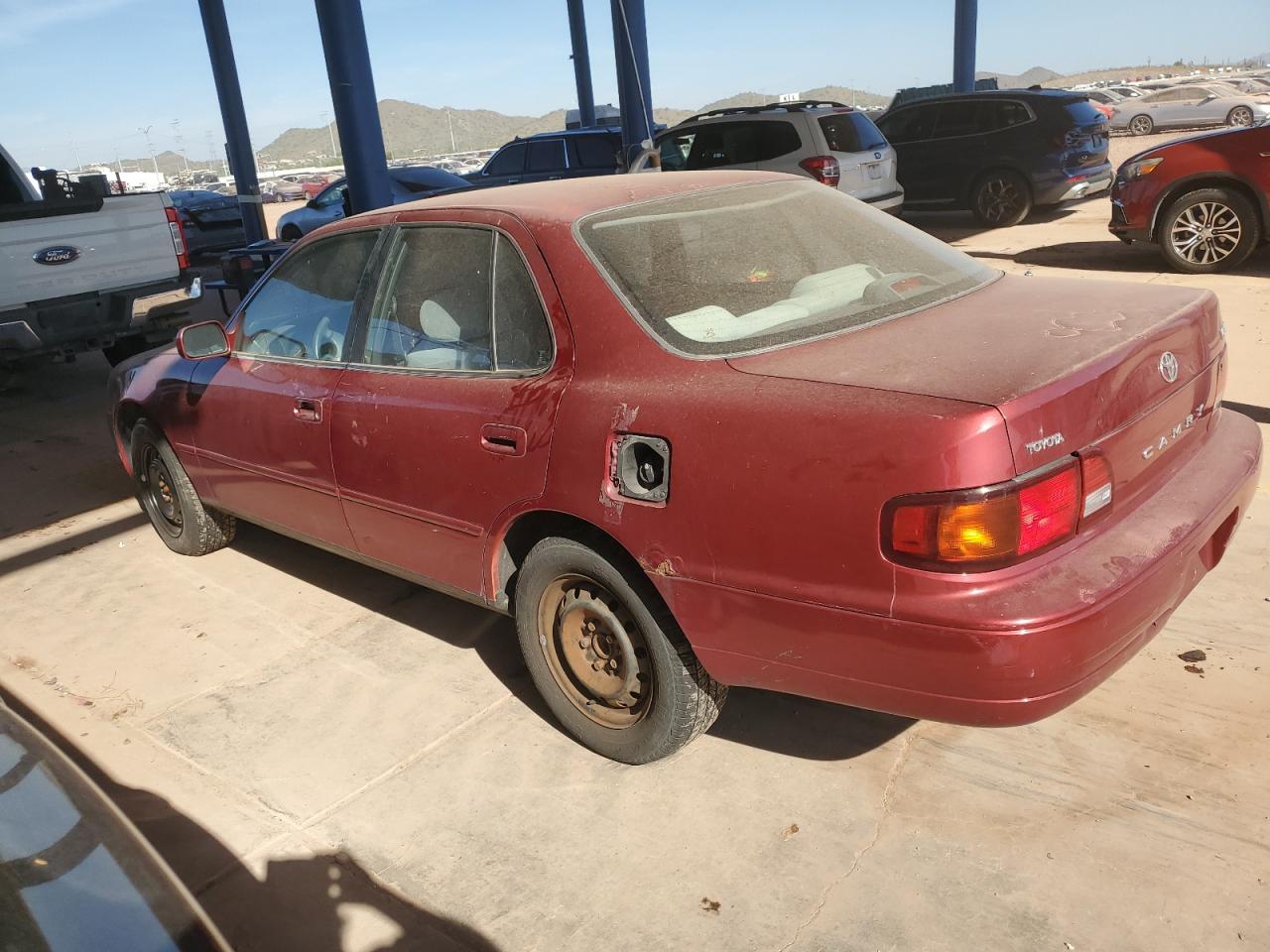 1995 TOYOTA CAMRY LE photo 4