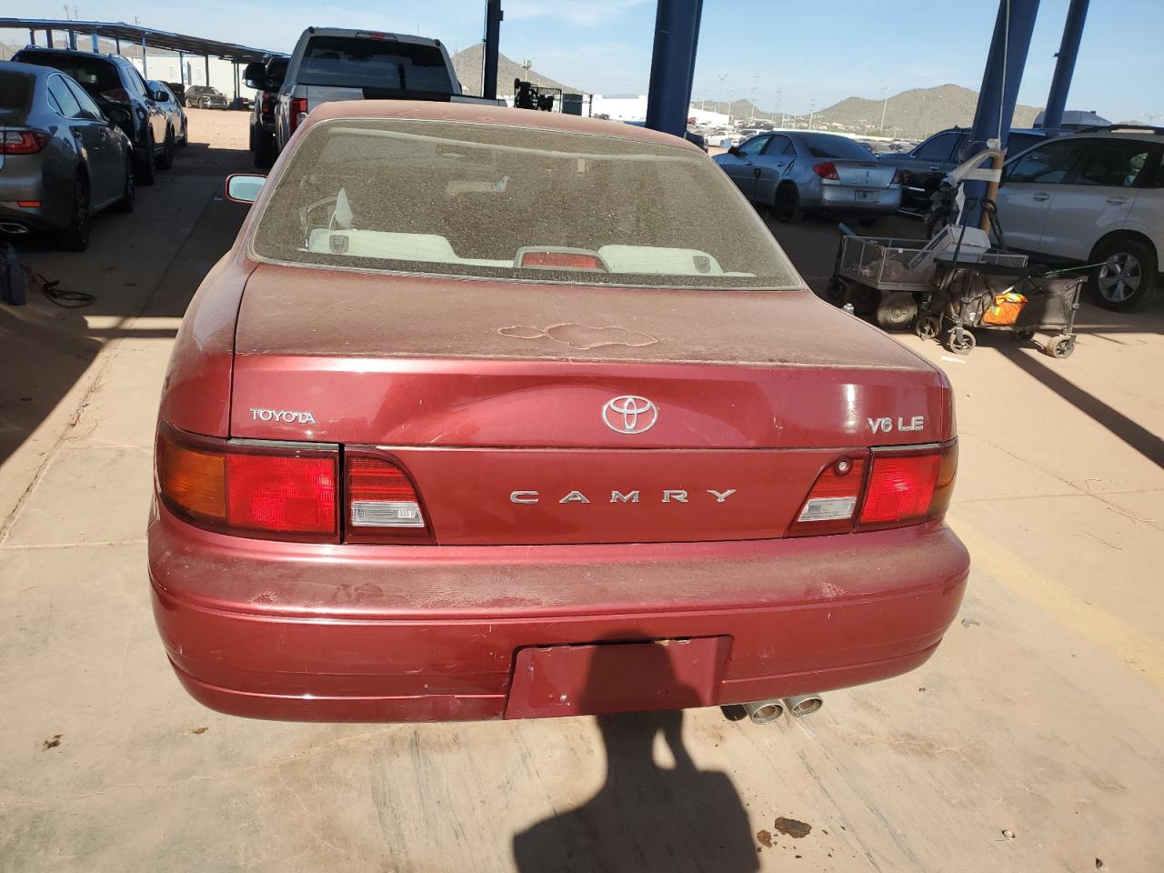 1995 TOYOTA CAMRY LE photo 16