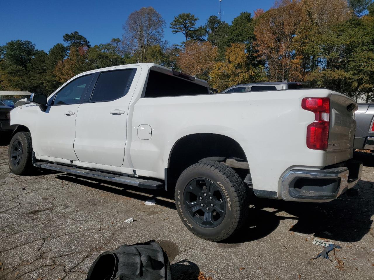 2024 CHEVROLET SILVERADO C1500 LT photo 2