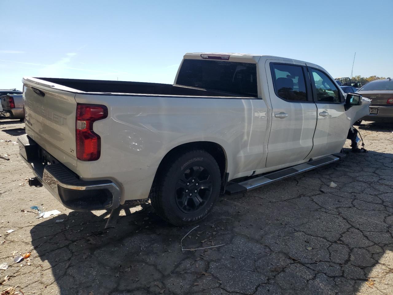 2024 CHEVROLET SILVERADO C1500 LT photo 3