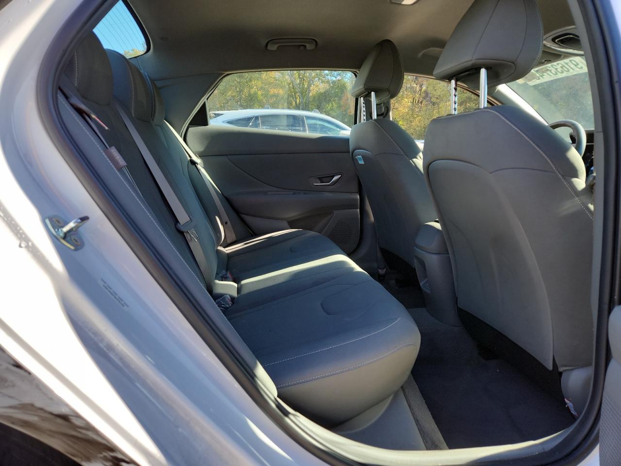 2025 HYUNDAI ELANTRA SEL SPORT photo 19