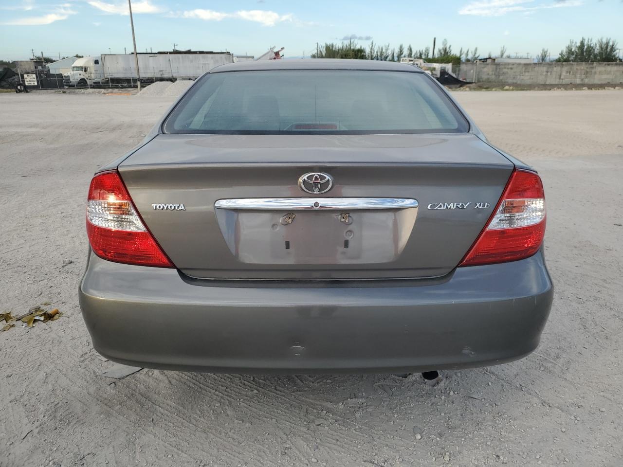 2002 TOYOTA CAMRY LE photo 6