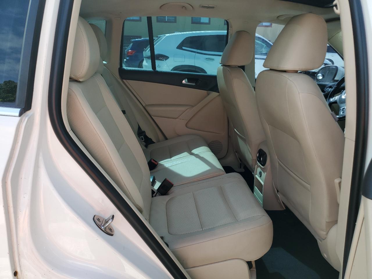 2013 VOLKSWAGEN TIGUAN S photo 21