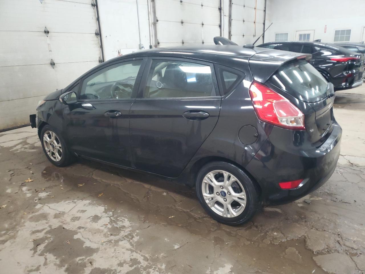 2015 FORD FIESTA SE photo 2