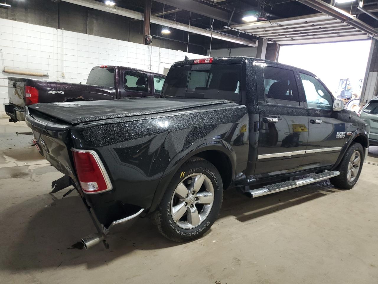 2014 RAM 1500 LARAMIE photo 3