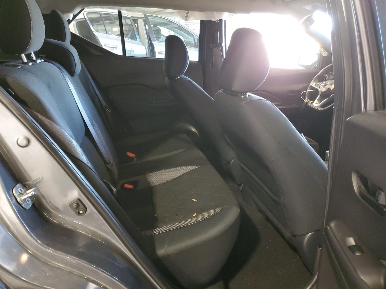 2020 NISSAN KICKS S photo 31