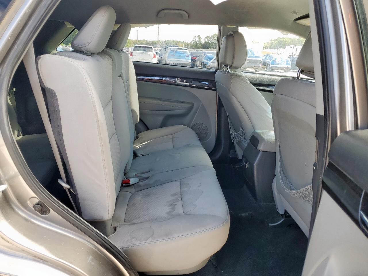 2011 KIA SORENTO LX photo 21