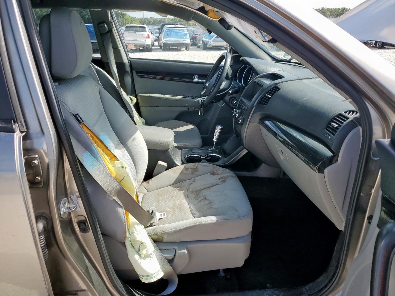 2011 KIA SORENTO LX photo 13