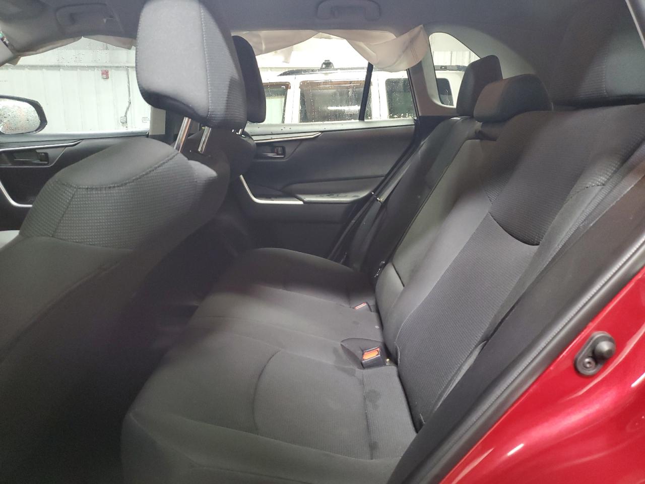 2021 TOYOTA RAV4 LE photo 28