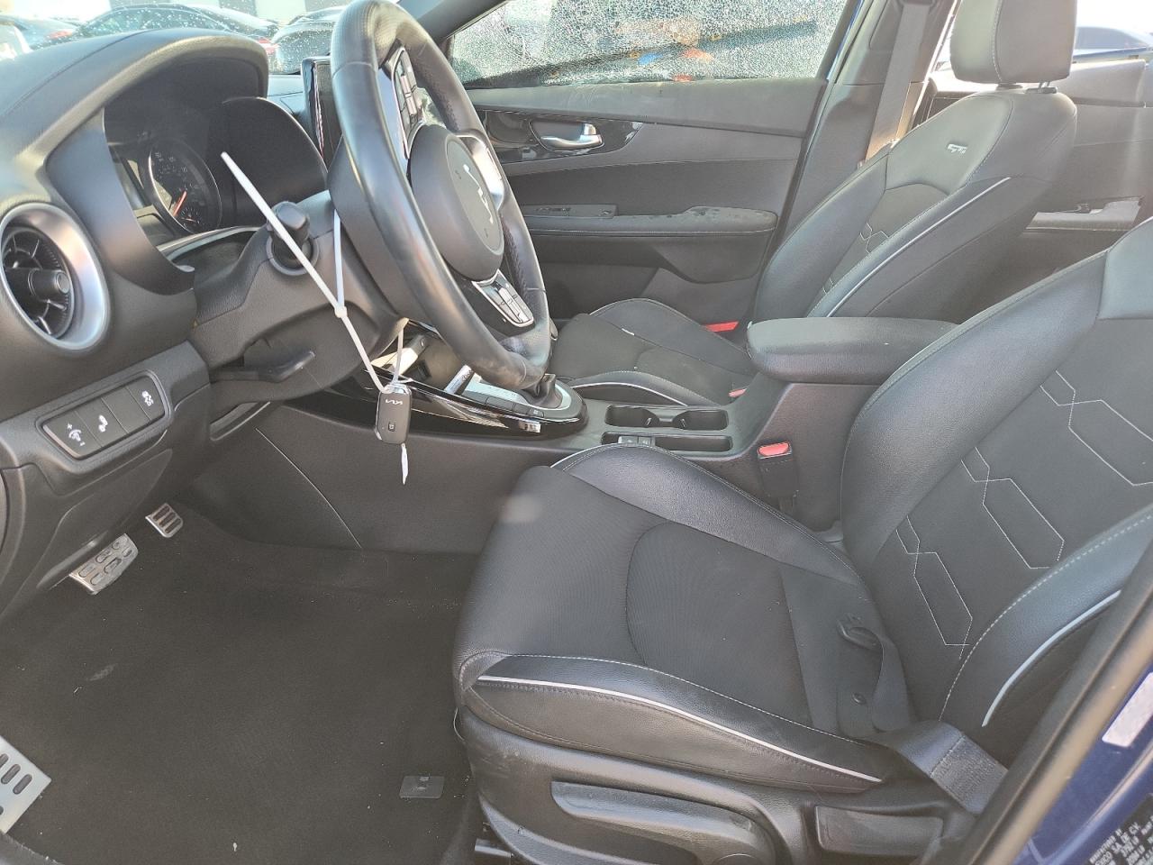 2024 KIA FORTE photo 13