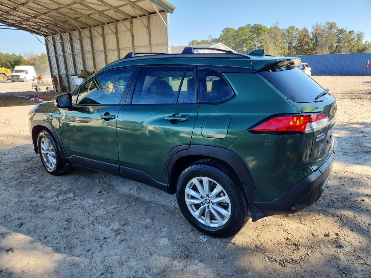 2024 TOYOTA COROLLA CROSS LE photo 2
