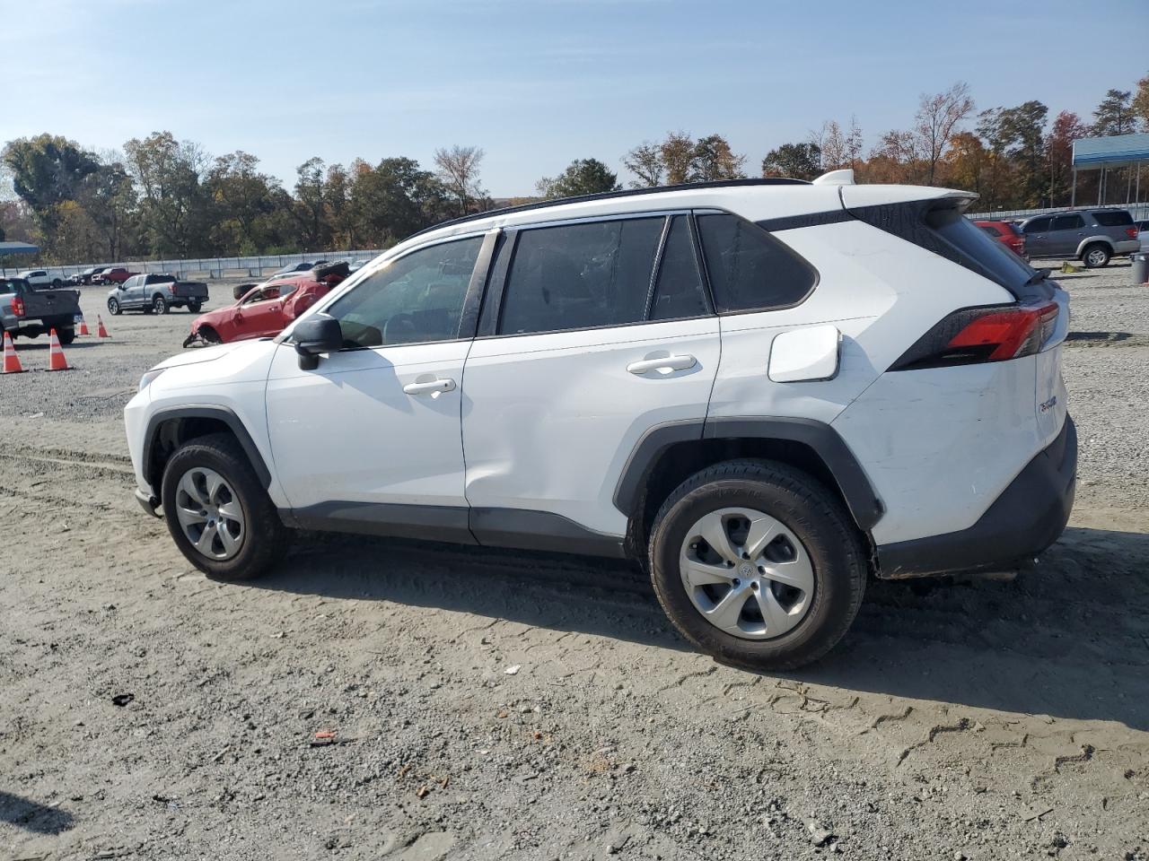 2021 TOYOTA RAV4 LE photo 3
