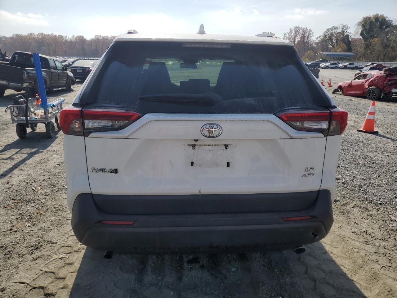 2021 TOYOTA RAV4 LE photo 11