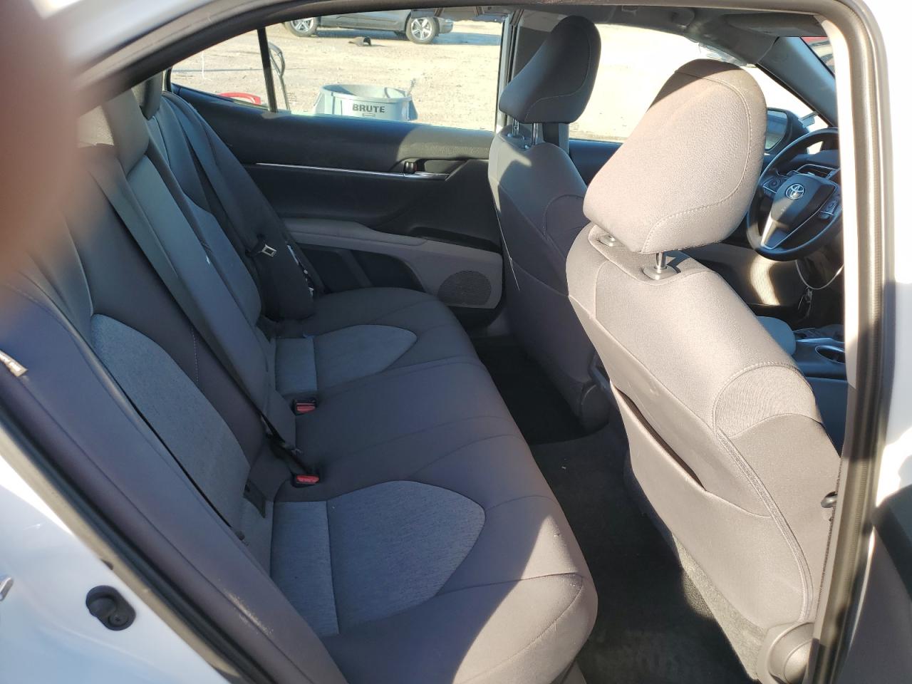 2021 TOYOTA CAMRY LE photo 10
