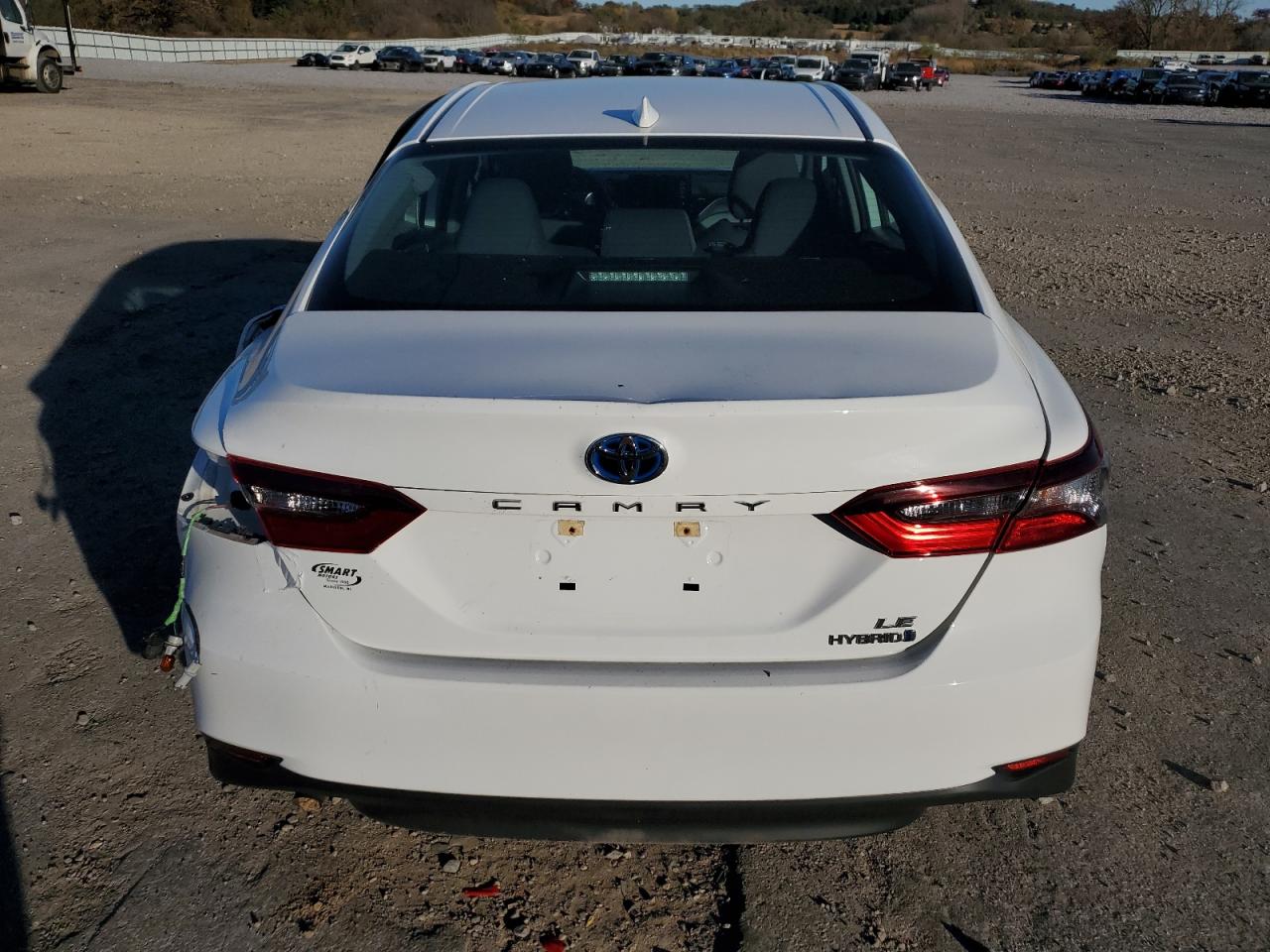 2021 TOYOTA CAMRY LE photo 6