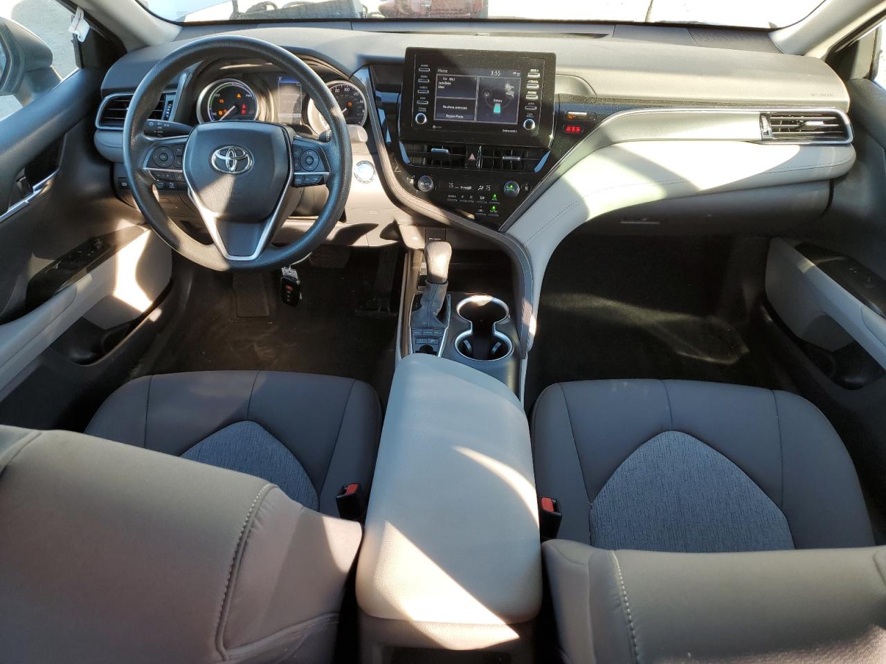 2021 TOYOTA CAMRY LE photo 8