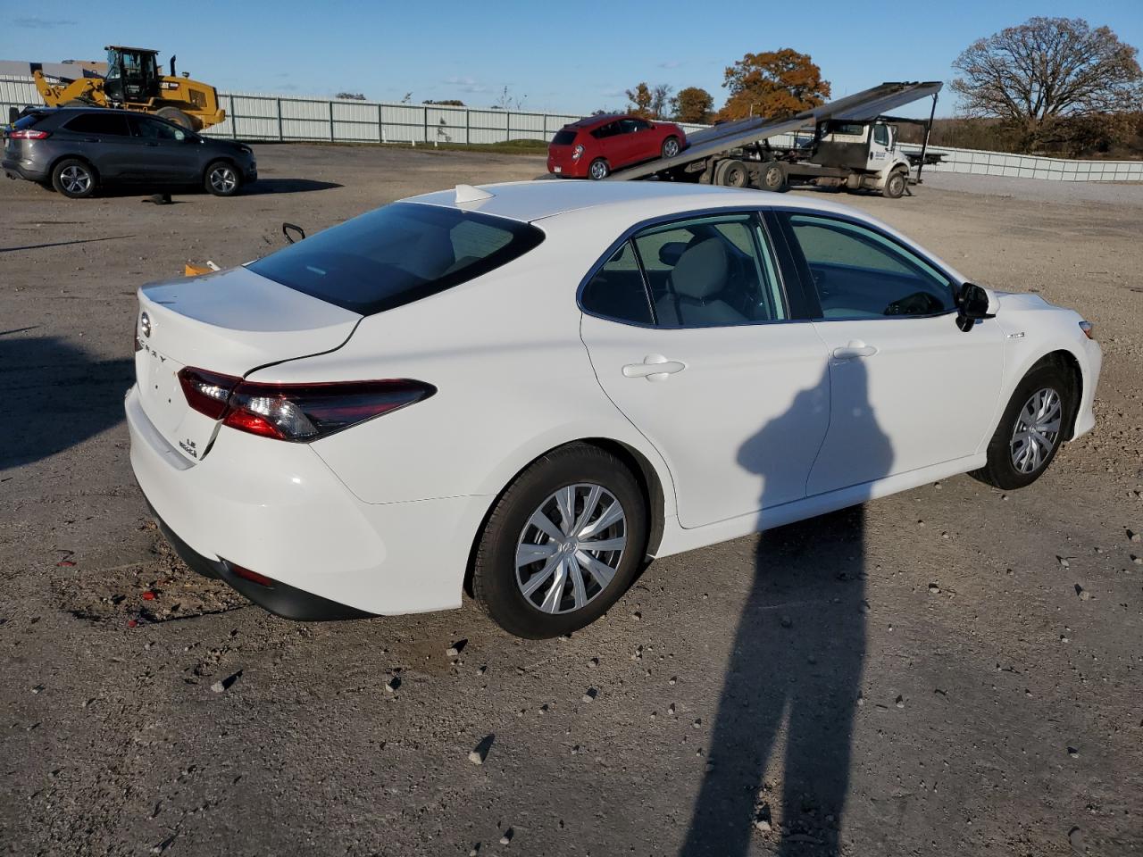 2021 TOYOTA CAMRY LE photo 3