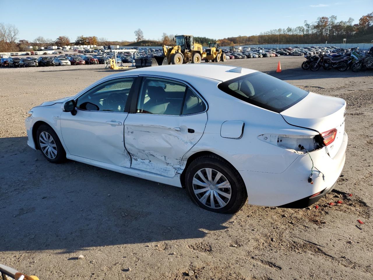 2021 TOYOTA CAMRY LE photo 2