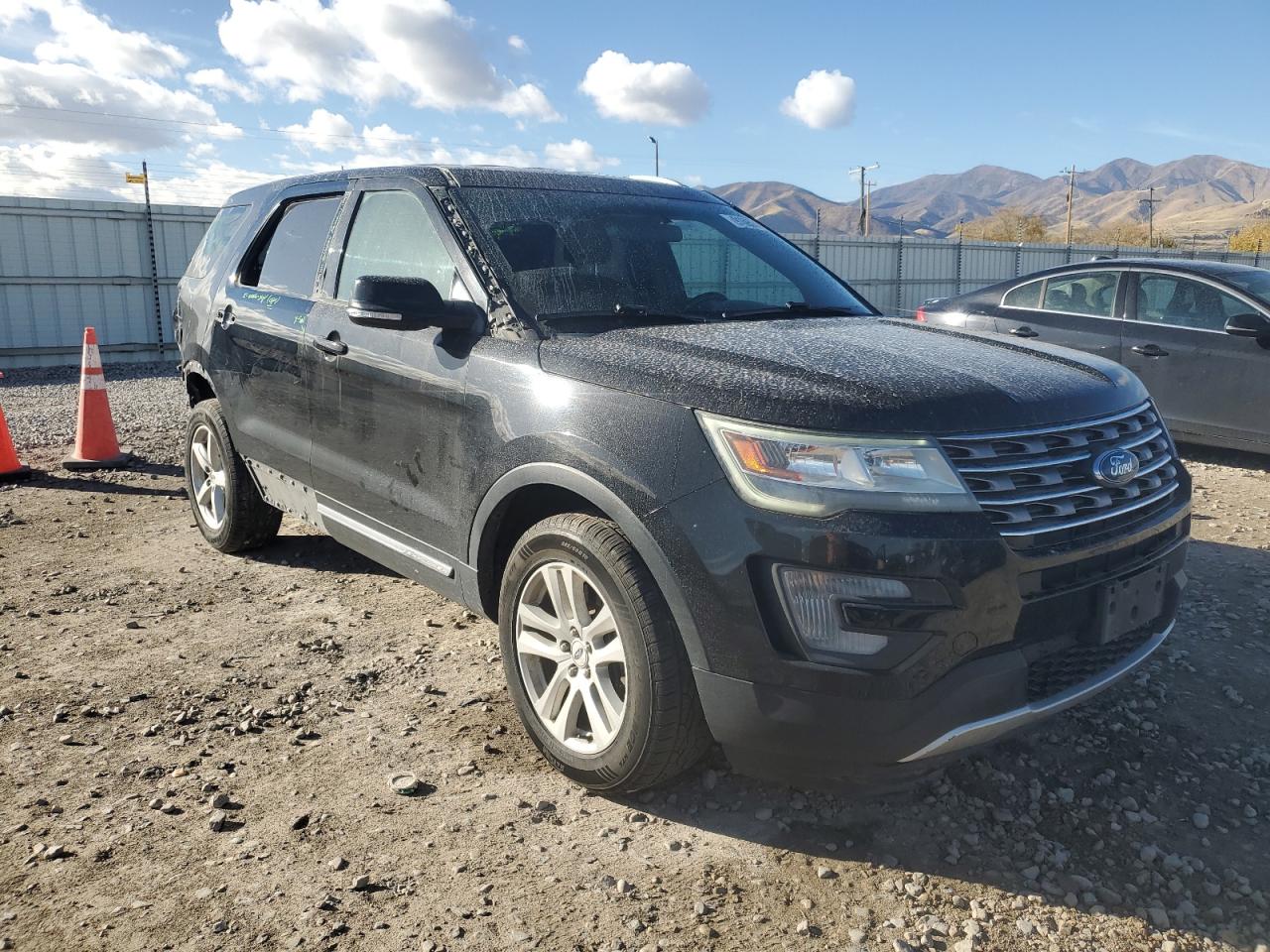 2017 FORD EXPLORER XLT photo 7