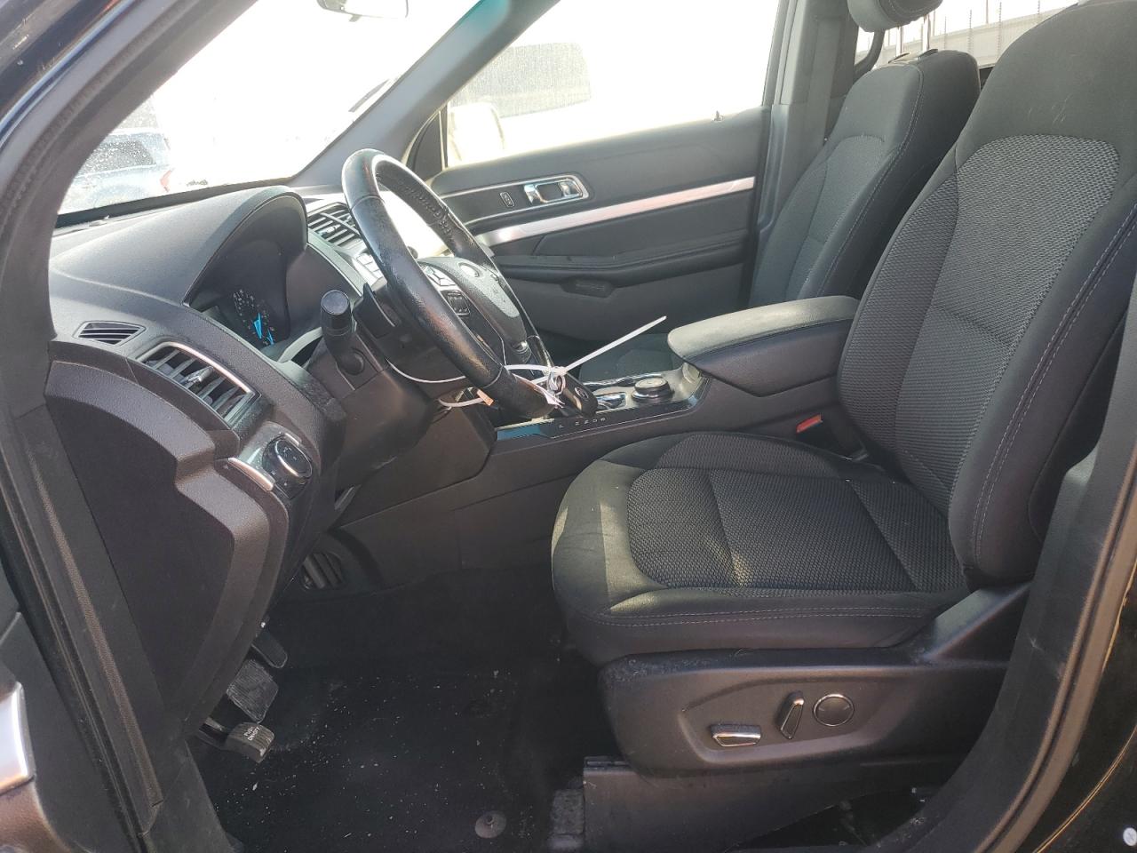 2017 FORD EXPLORER XLT photo 13