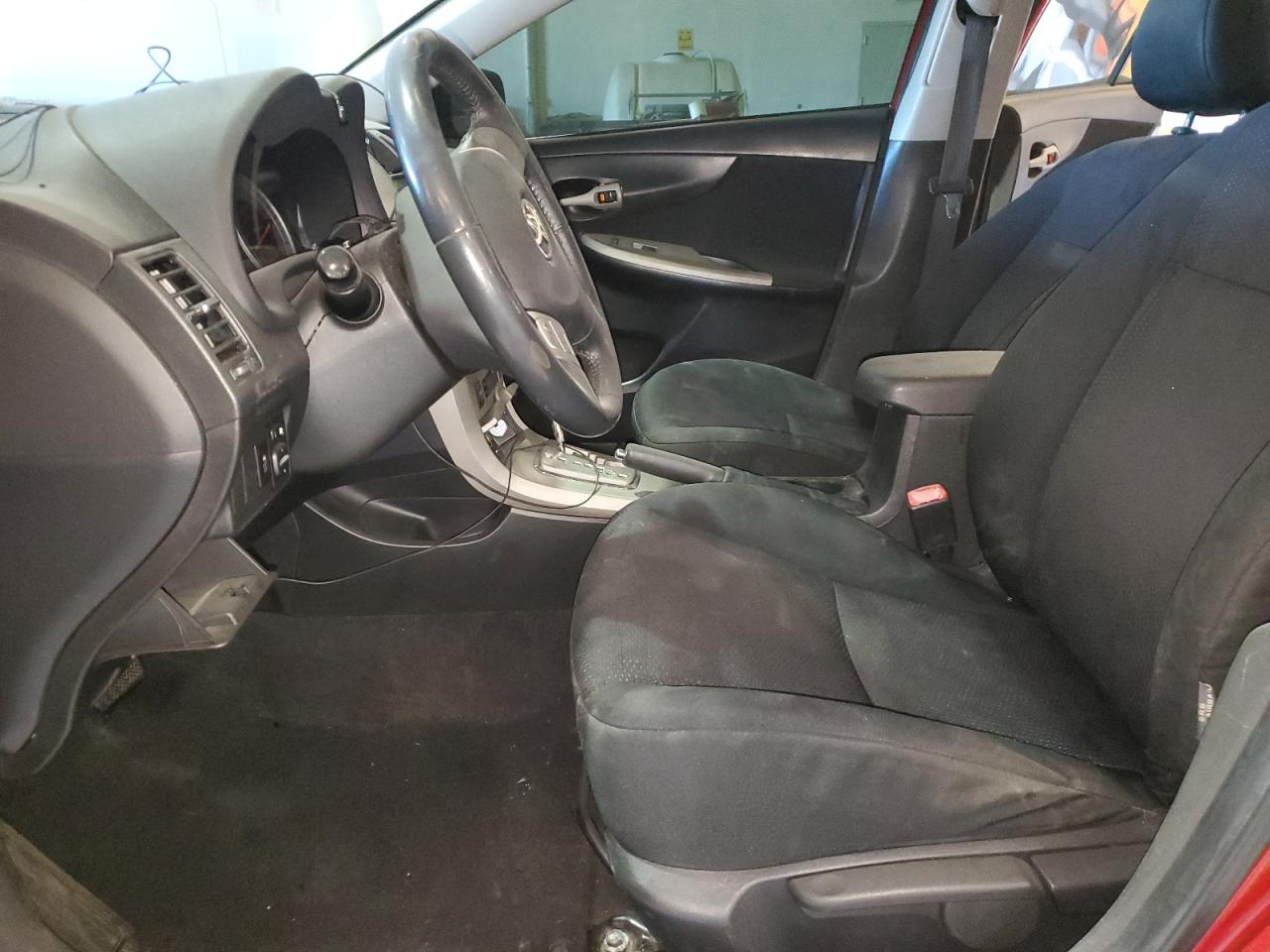 2010 TOYOTA COROLLA photo 7