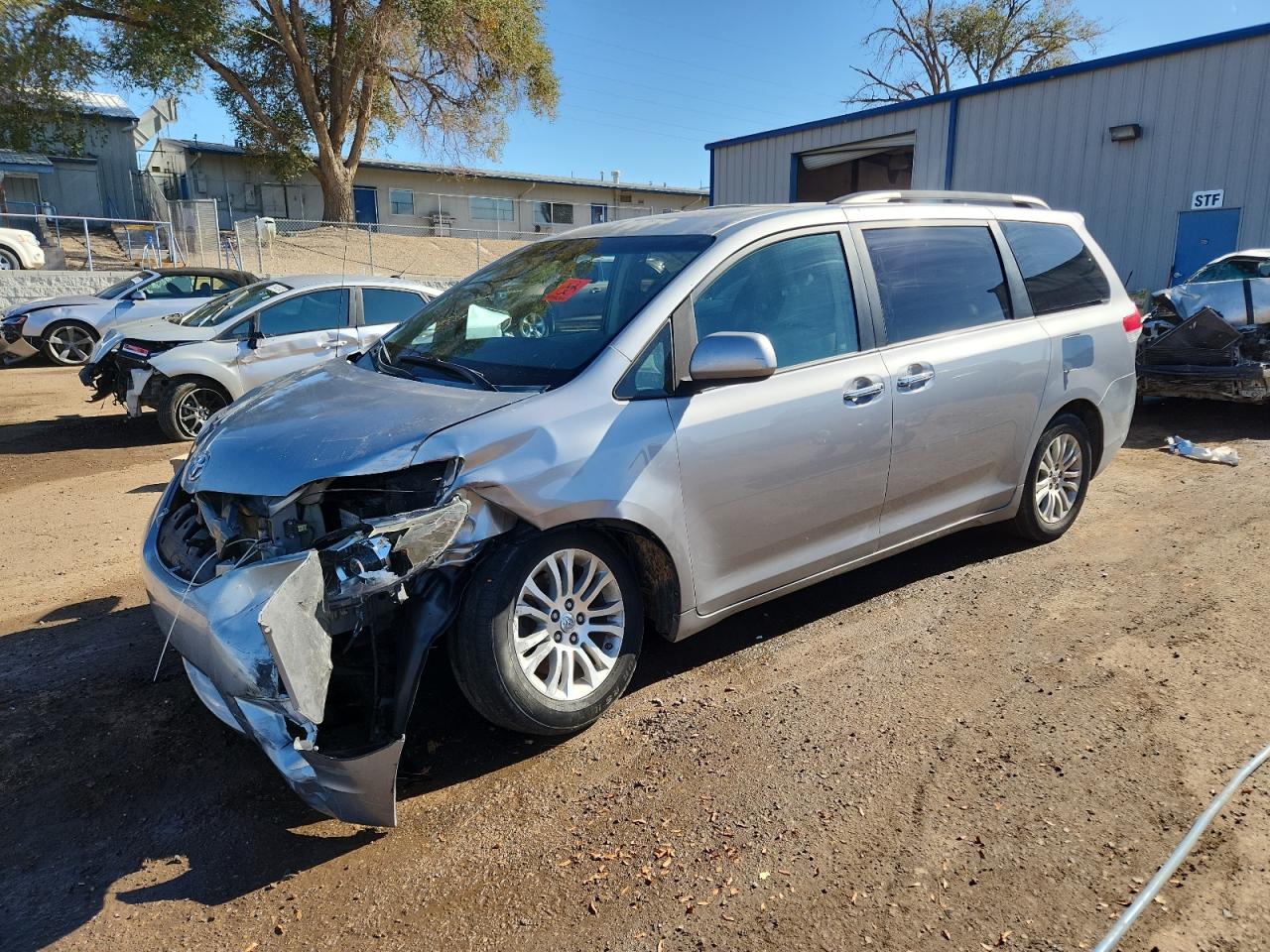 2013 TOYOTA SIENNA