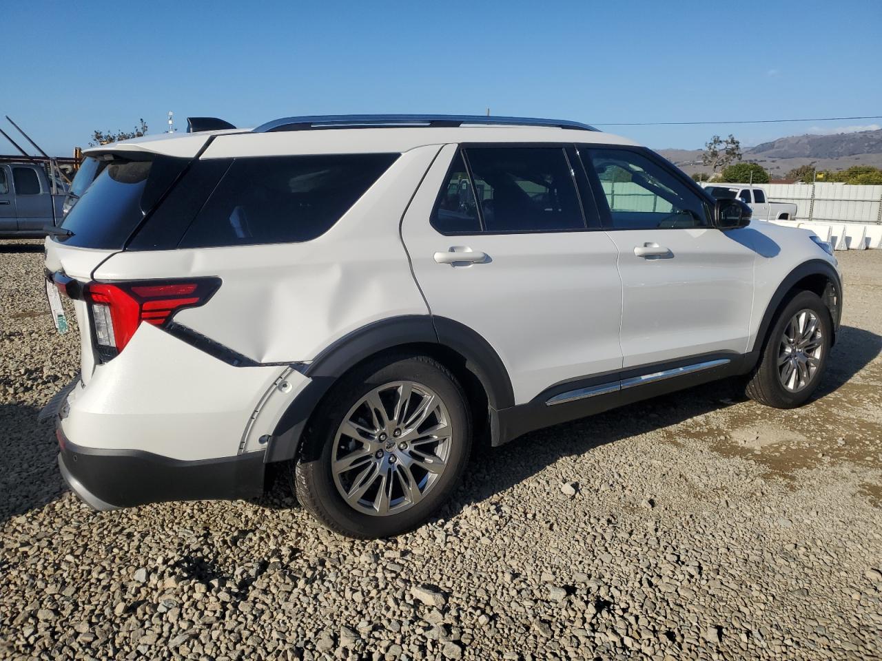 2025 FORD EXPLORER PLATINUM photo 3