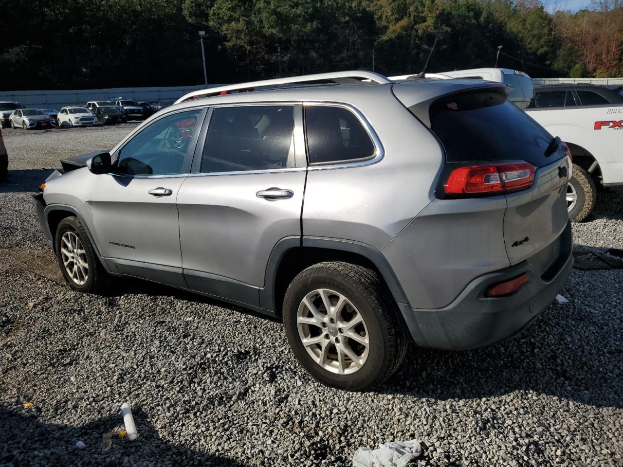 2015 JEEP CHEROKEE LATITUDE photo 2