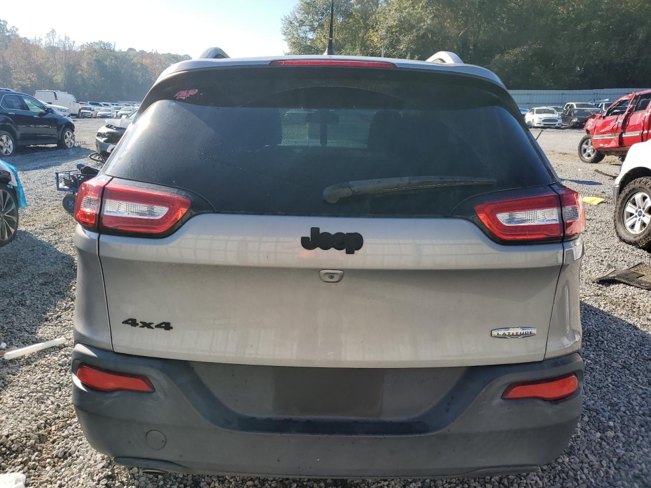 2015 JEEP CHEROKEE LATITUDE photo 6
