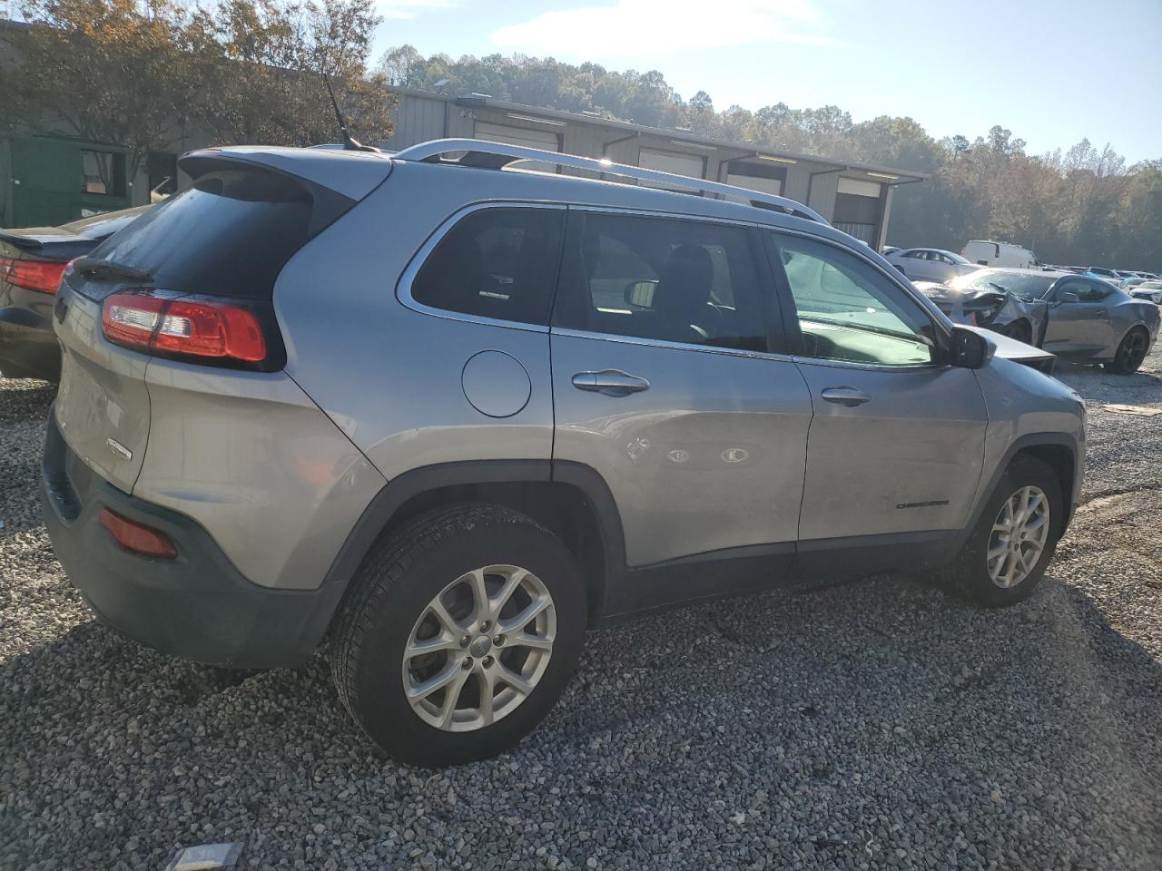 2015 JEEP CHEROKEE LATITUDE photo 3